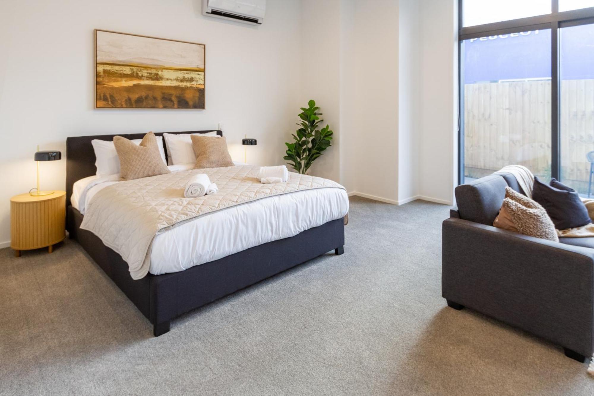 Single Level Studio, Cbd Escape: King Bed كريستتشيرش المظهر الخارجي الصورة